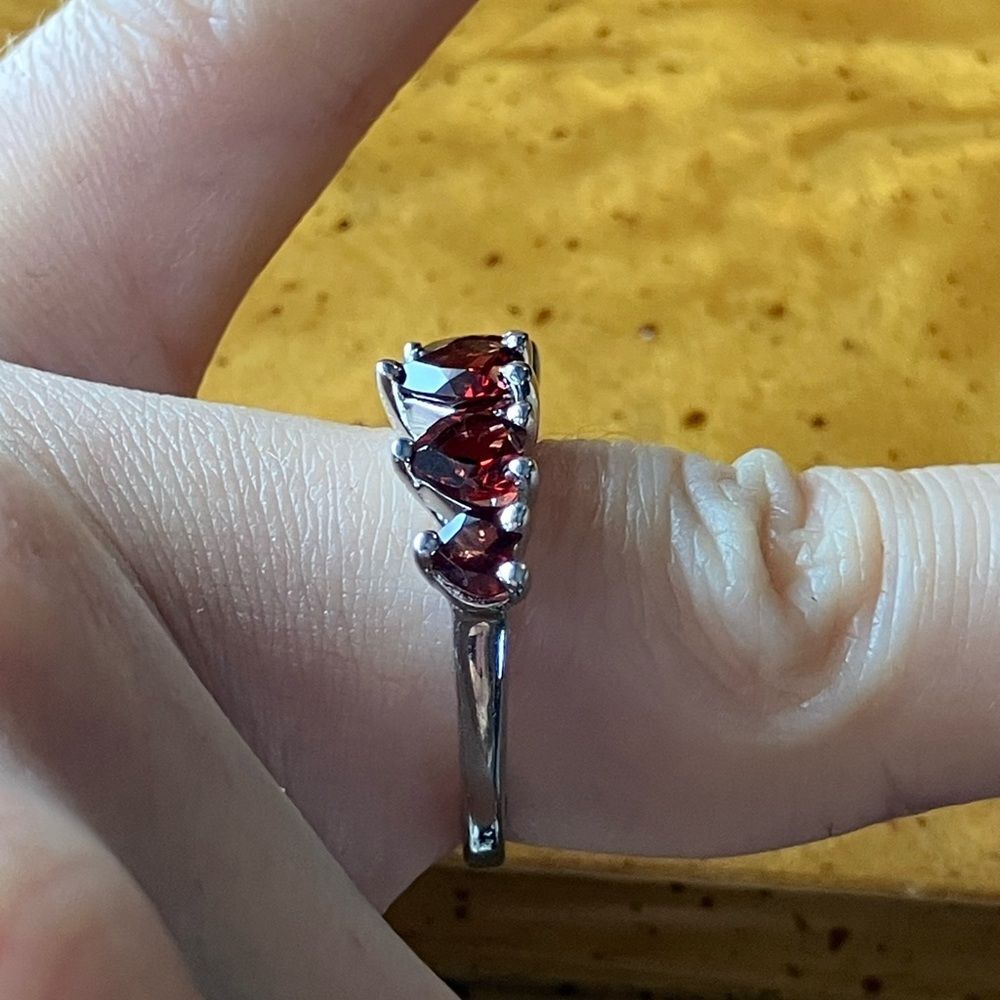 Natural Red Garnet Sterling Silver Heart Ring Size 7 - Picture 3 of 10
